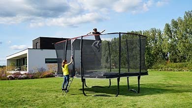 Protecting your EXIT trampoline against fierce winds