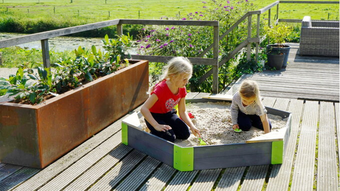 Six tips for placing, filling and maintaining the sandpit